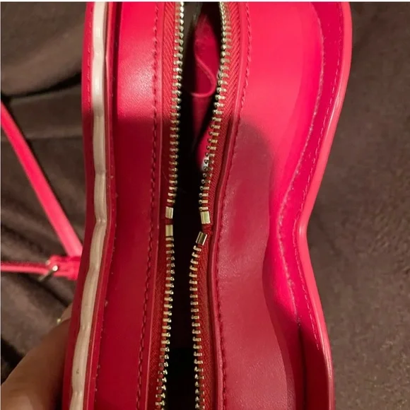 Kate spade chocolate candy heart purse (with white dust bag) - Picture 3 of 6